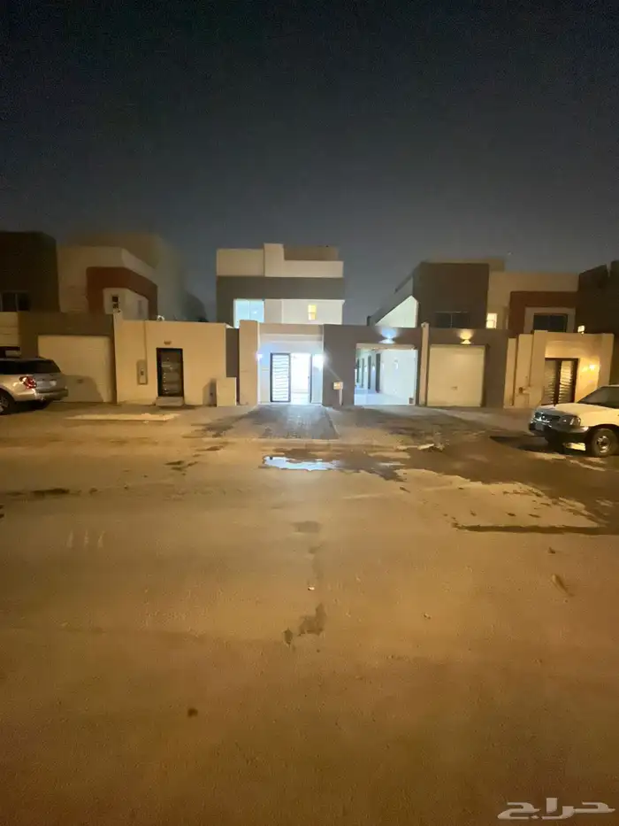 فيلا لإيجار بحي الرمال 15