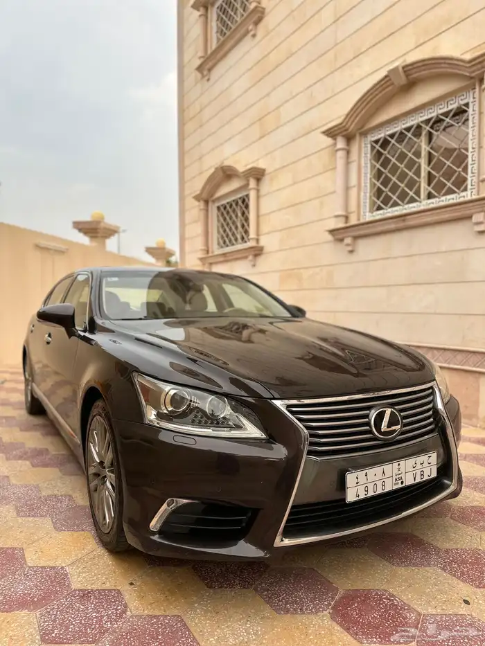 لكزس LS 460 موديل 2013 نظيف جدا 4