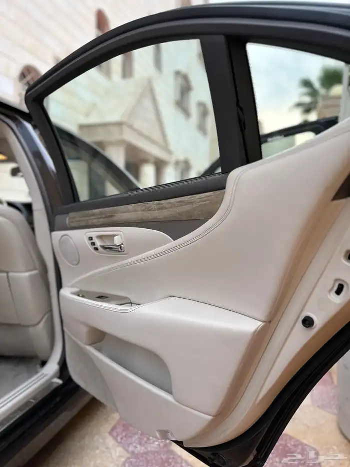 لكزس LS 460 موديل 2013 نظيف جدا 33
