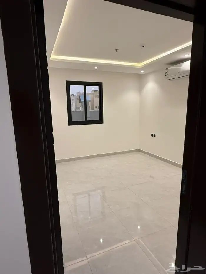للايجار شقة عوايل 4 غرف جديدة مكيفات ومطبخ راكب 7