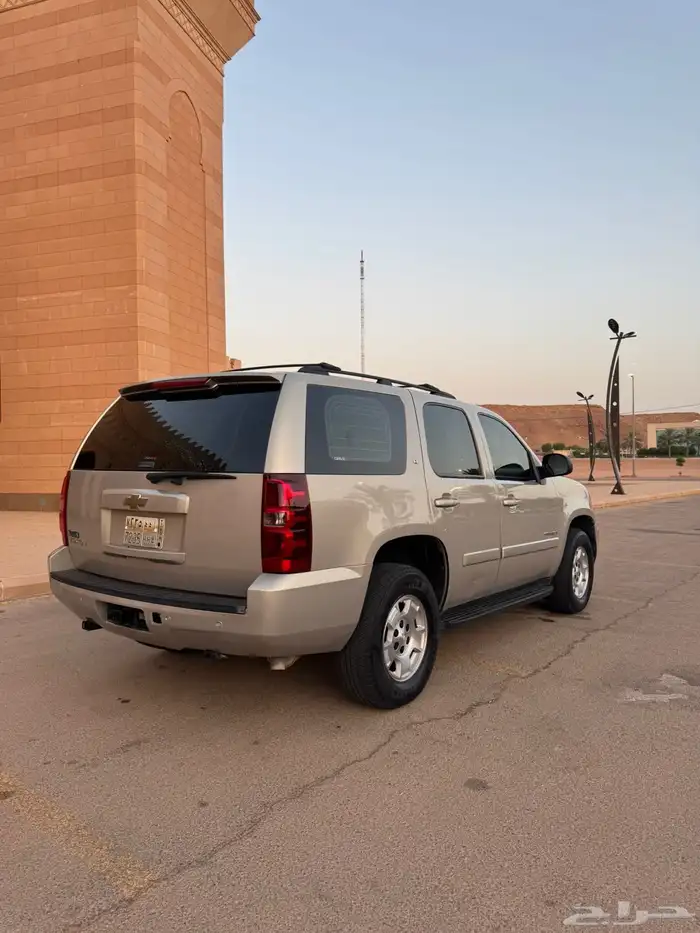 للبيع تاهو 2009 LT دبل ذهبي نضيف 3