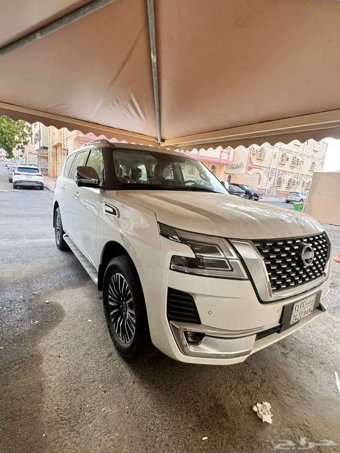 للبيع نيسان باترول 2023فل كامل شبه جديدة 2