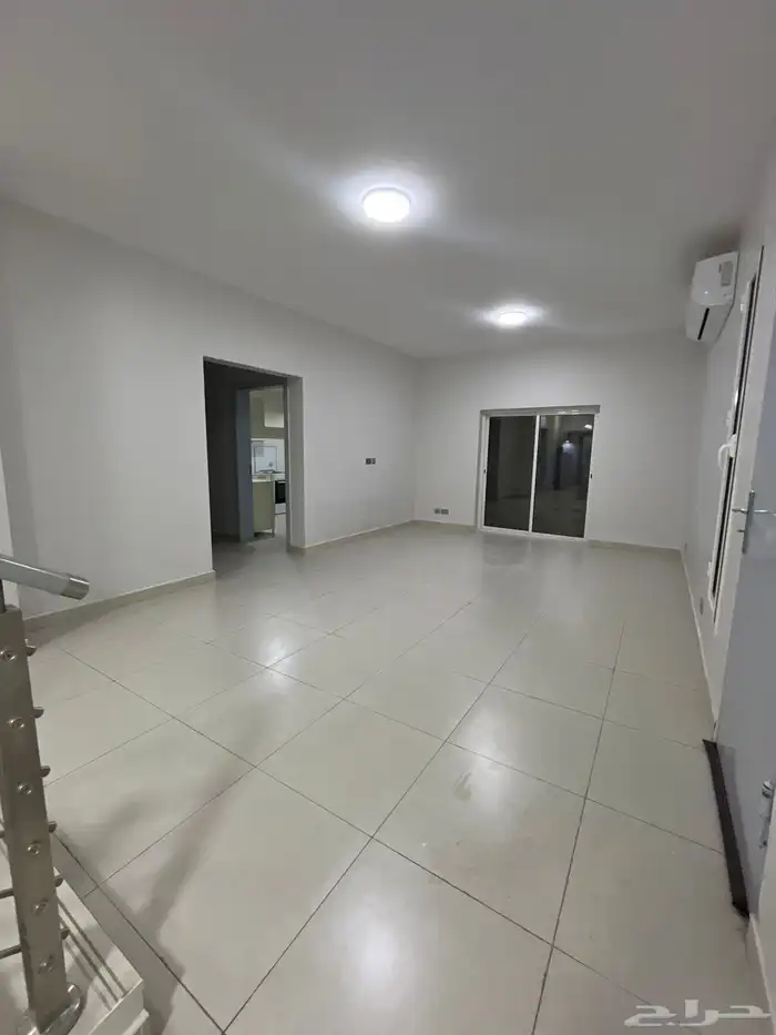 فيلا لإيجار بحي الرمال 5