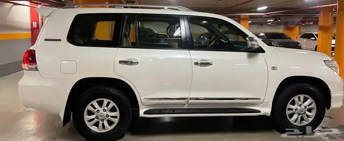 تويوتا لاندكروزر 2011 فه 60 عام V6 6