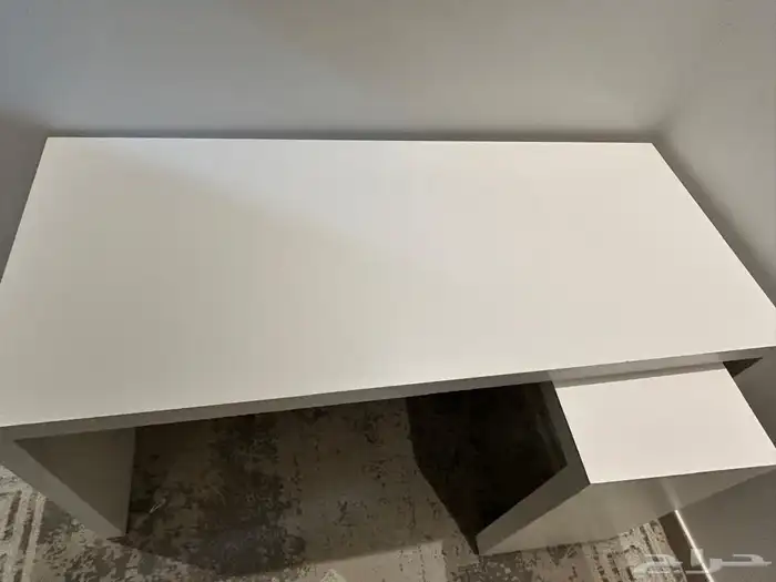 طاولة مكتب 0