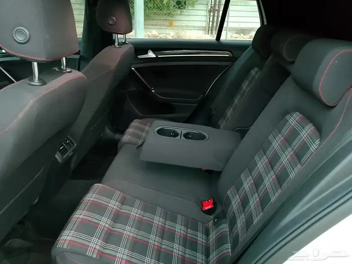 فولكس واجن جولف 2016 فل كامل نظيف GTI 20