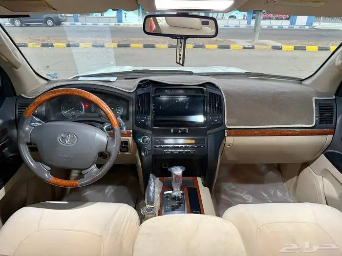 تويوتا لاندكروزر 2012 V8 9