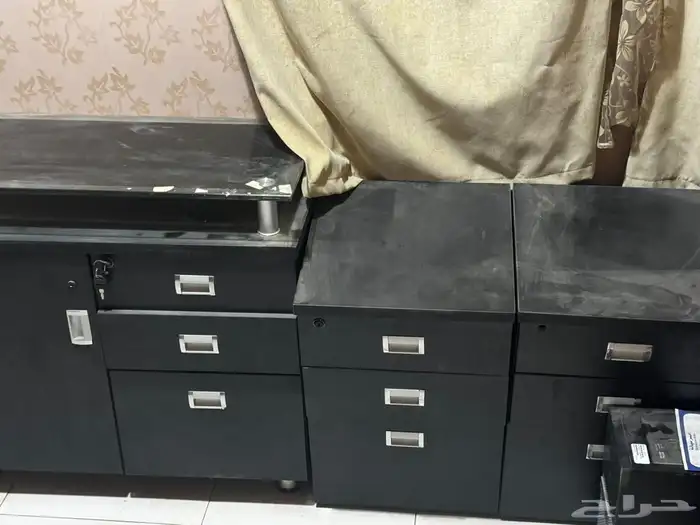 اثاث مكتبي مع مكيف 13