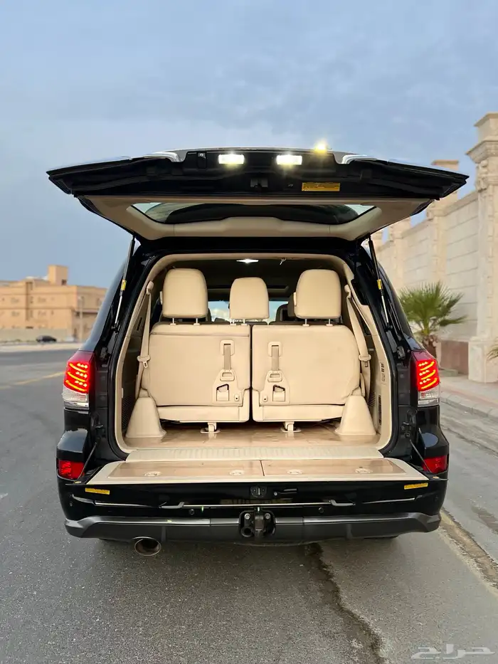 لكزس LX570 فل اوبشن DD بريمي 2013 قمة المظافة بريمي وكالة 53
