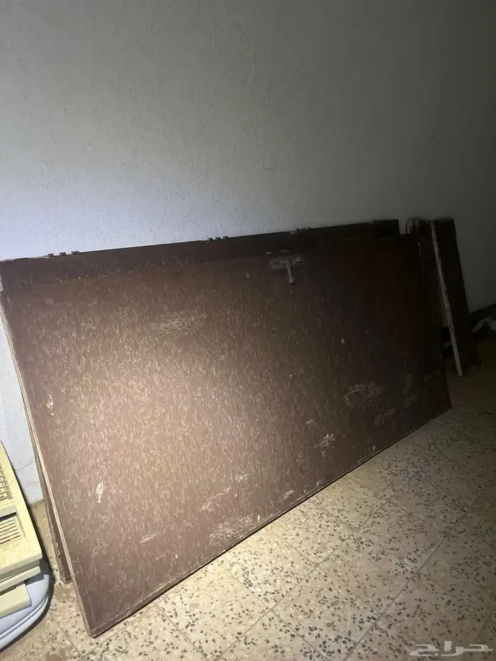ابواب خشبيه للبيع مع المغاسل بحاله ممتازه جدا 0