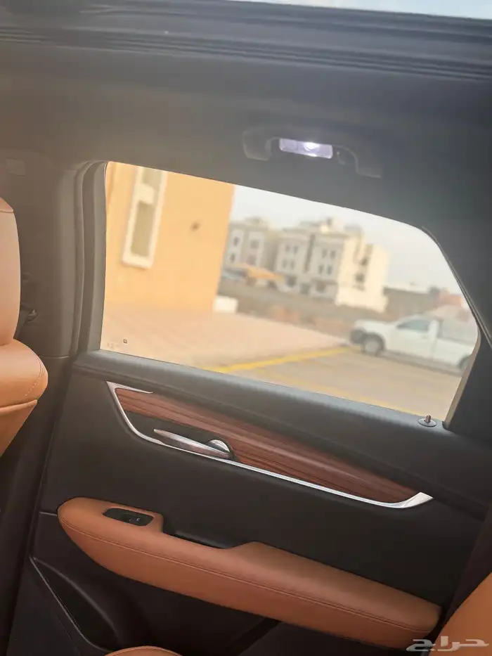 كاديلاك XT5 2022 6