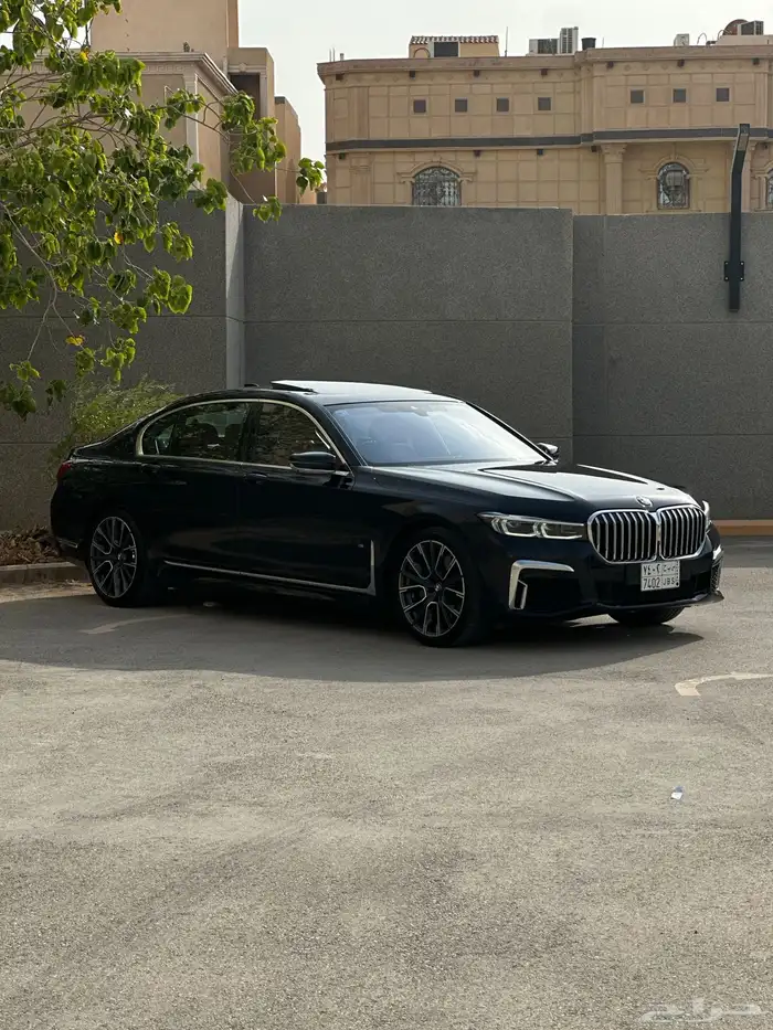 بي ام 740i ام كت 2021 18
