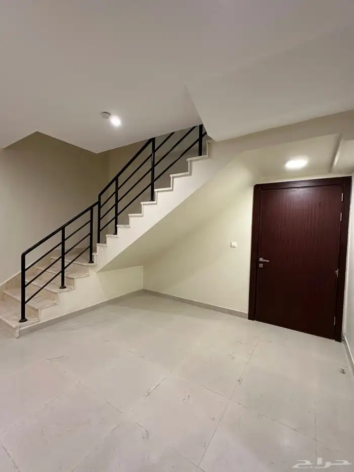 للايجار فيلا دورين تلال الغروب داخل عمارة 6 غرف 3300 شهري 9