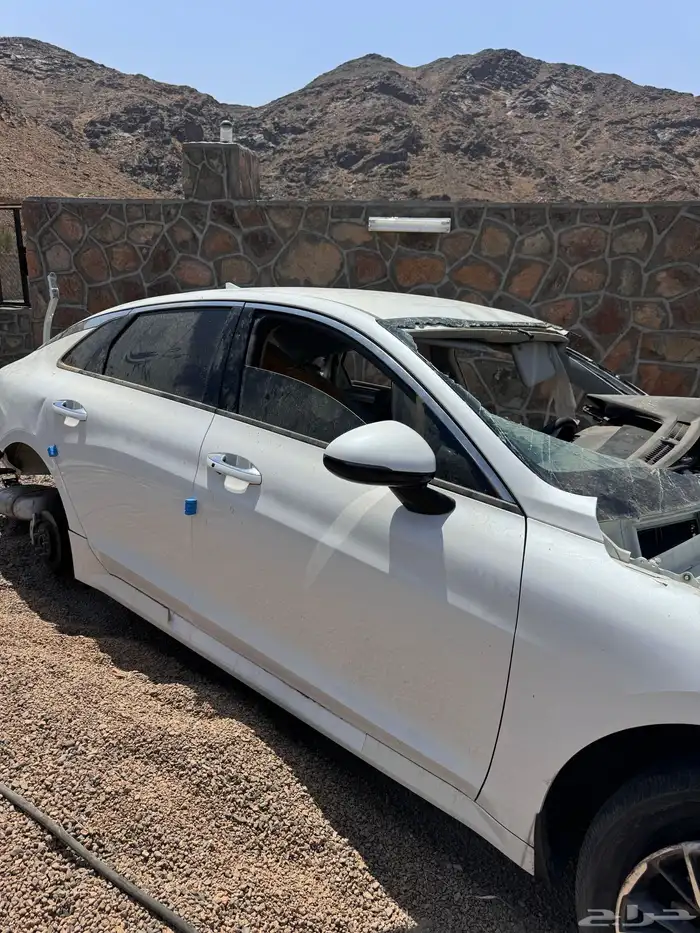للبيع بيبان كيا k5 وقطع اخرى 0