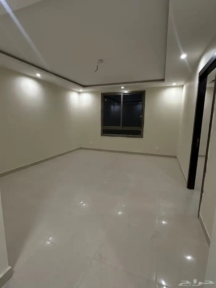 للايجار فيلا دورين تلال الغروب داخل عمارة 6 غرف 3300 شهري 7