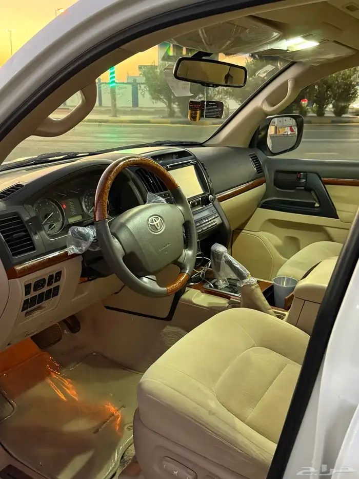 لاندكروزر 2014 v8 GXR3 8
