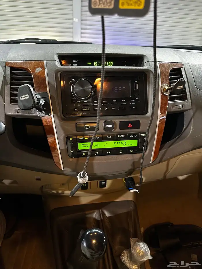 فورتشنر ابيض 2011 ستة سلندر 2