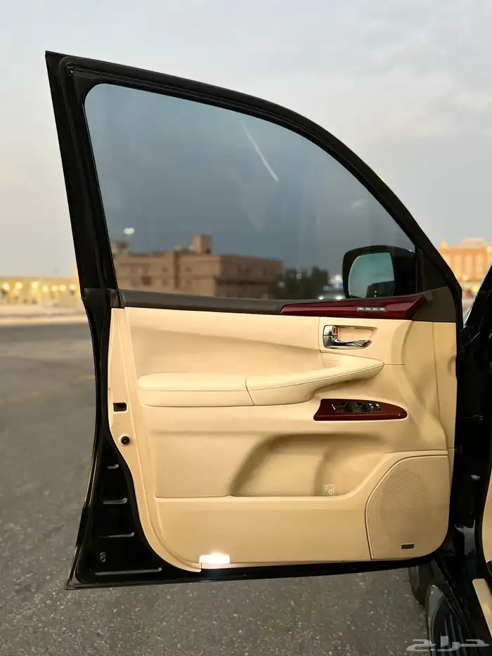 لكزس LX570 فل اوبشن DD بريمي 2013 قمة المظافة بريمي وكالة 17