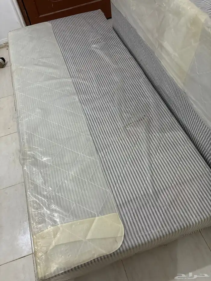 2 سرير نظيفه ولافيها اي عيب بدون مراتب 120 0