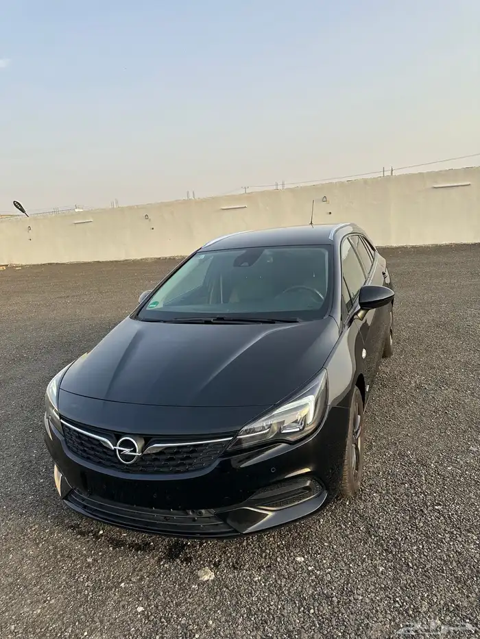 أوبل أسترا سبورتس موديل 2021 Opel Astra Sports لون أسود 1