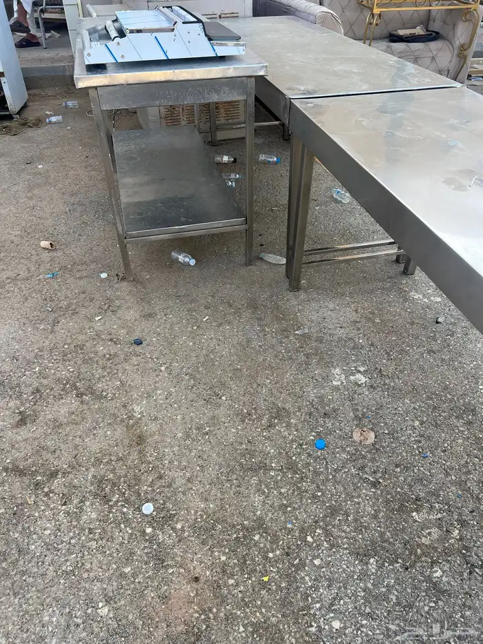 طاولات ستيل و عجانة ومكينة تغليف 6