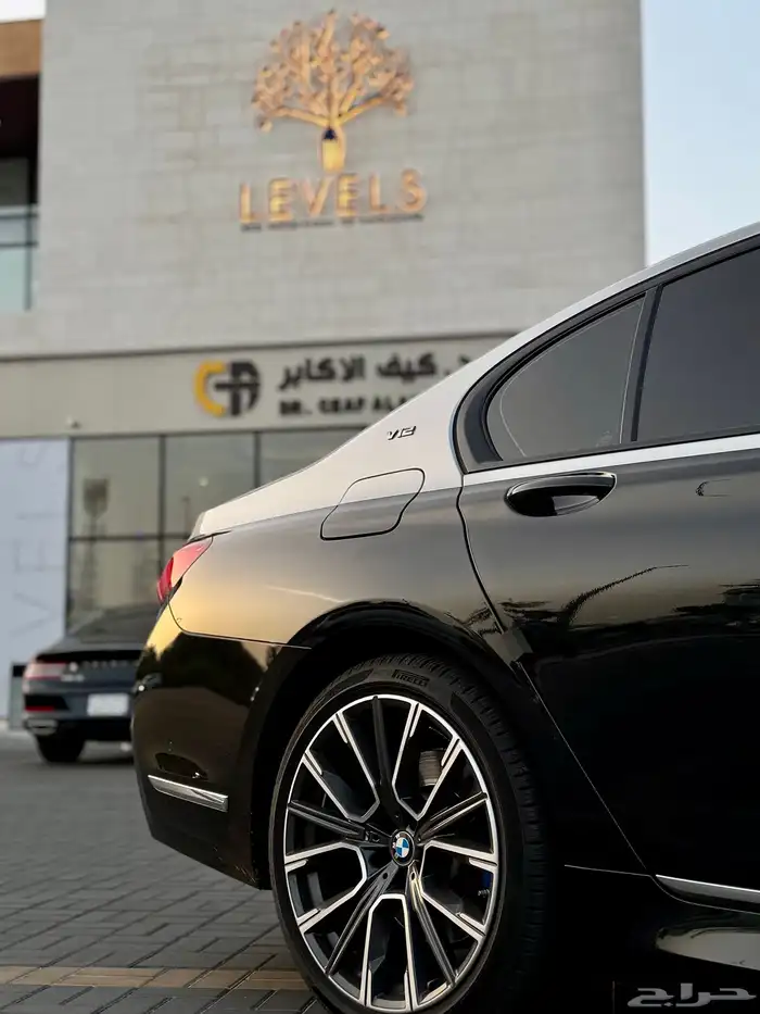 BMW 7 series بي ام دبليو الفئة السابعة 2