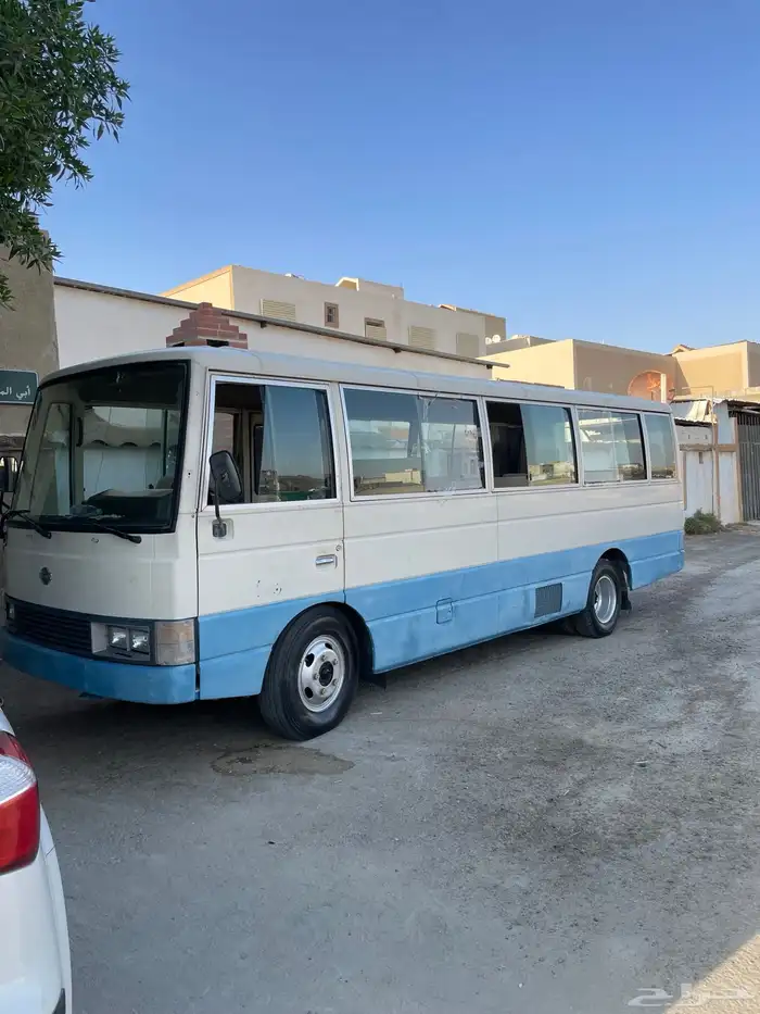 باص نيسان سفليان مسقط موديل 98 نظيف مخزن ممشا قليل 6
