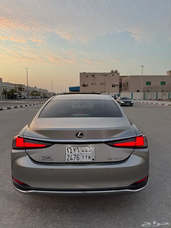 لكزس 2023 استاندر ES250 نظيف 11