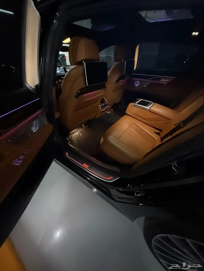 للبيع BMW 750LI 2018 مخزن وعقد صيانة ناغي 10 سنوات 11