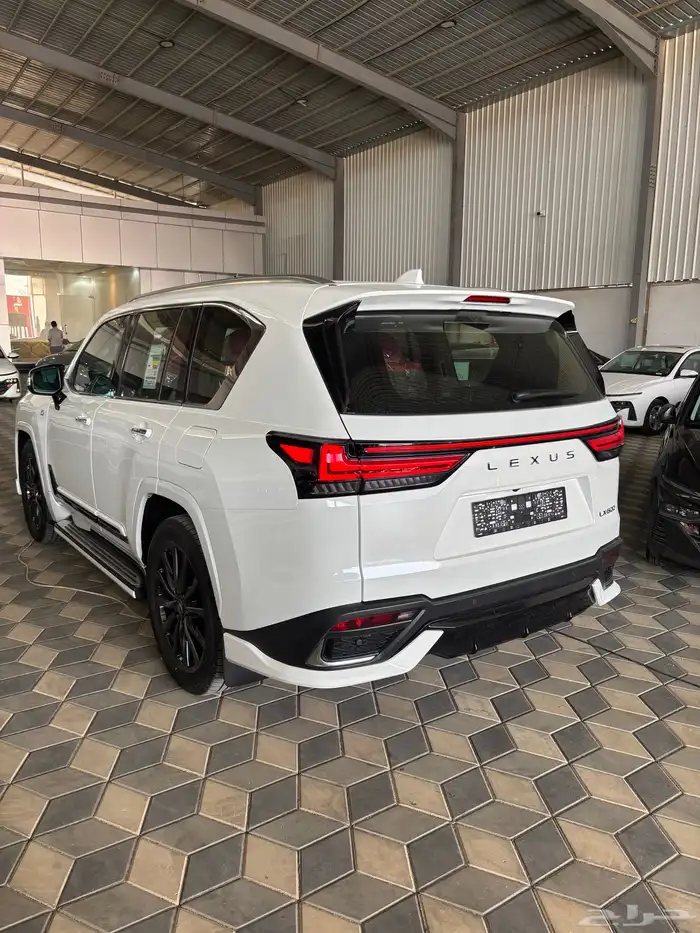 لكزس 2025-LX600اف سبورت خليجي عرض خاص(595000)شامل الضريبه 7