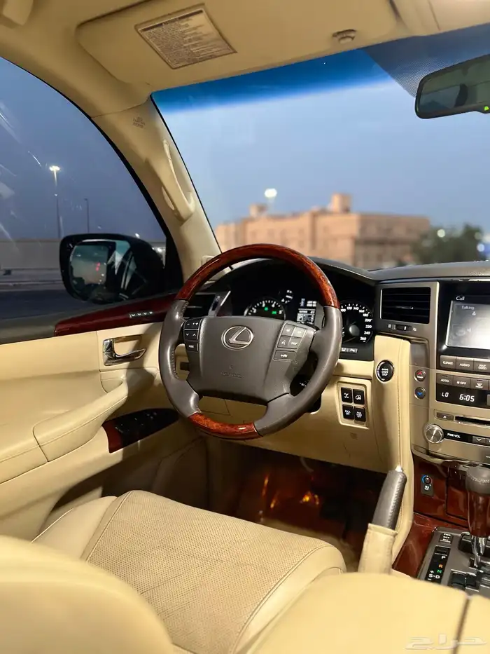 لكزس LX570 فل اوبشن DD بريمي 2013 قمة المظافة بريمي وكالة 37