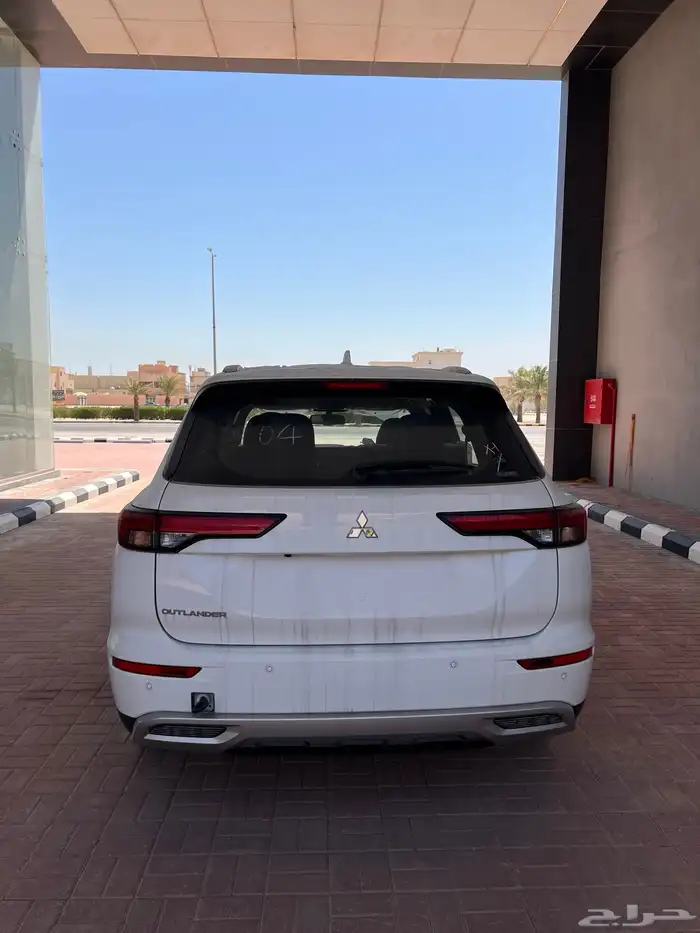 ميتسوبيشي اوتلاندر 2025 نص فل ب 111900 حصري عرض خاص 8
