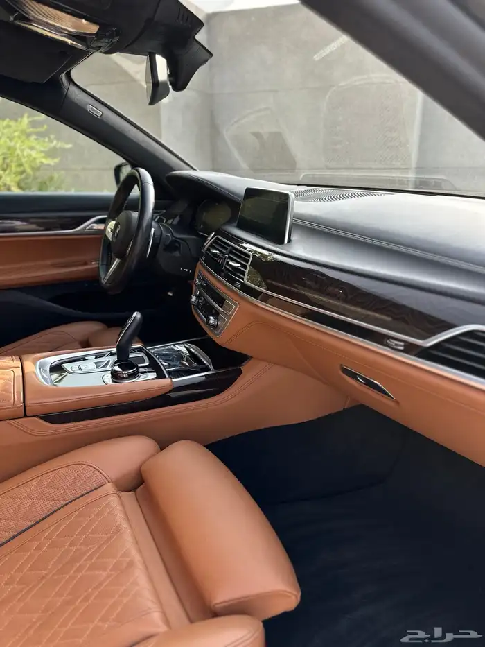 بي ام 740i ام كت 2021 37