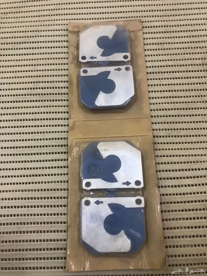 أقمشة فرامل أمامي كرسيدا 77-80 وتركب جيتي سكايلاين 73-77 1