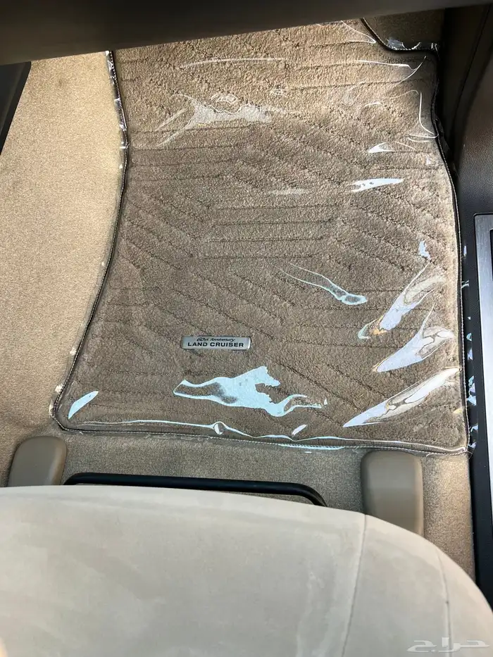 ((تم البيع)) لاندكروزر2011ستيني مخزن 81