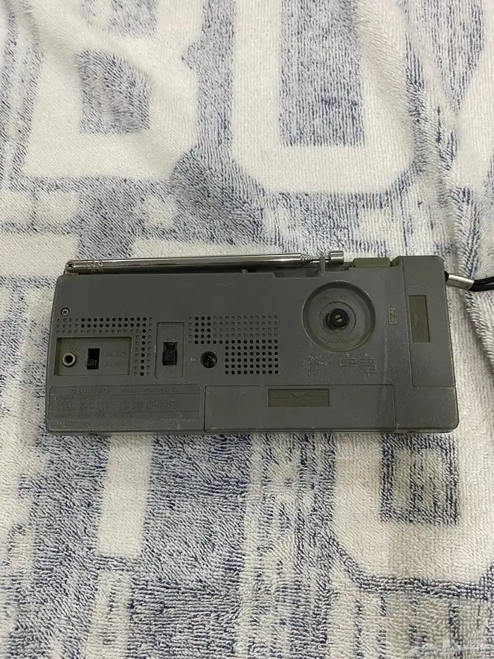 راديو وساعه SANYO انتيكا 3