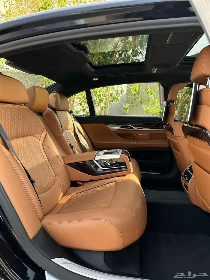 بي ام 740i ام كت 2021 28
