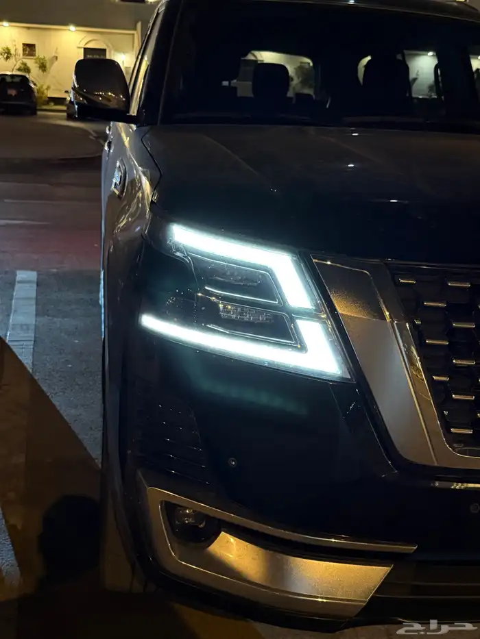 نيسان باترول بلاتينيوم اسود V6 2024 1