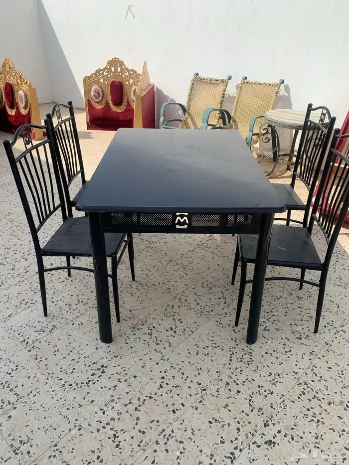 طاولة طعام باربع كراسي 0