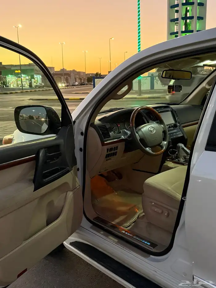 لاندكروزر 2014 v8 GXR3 13