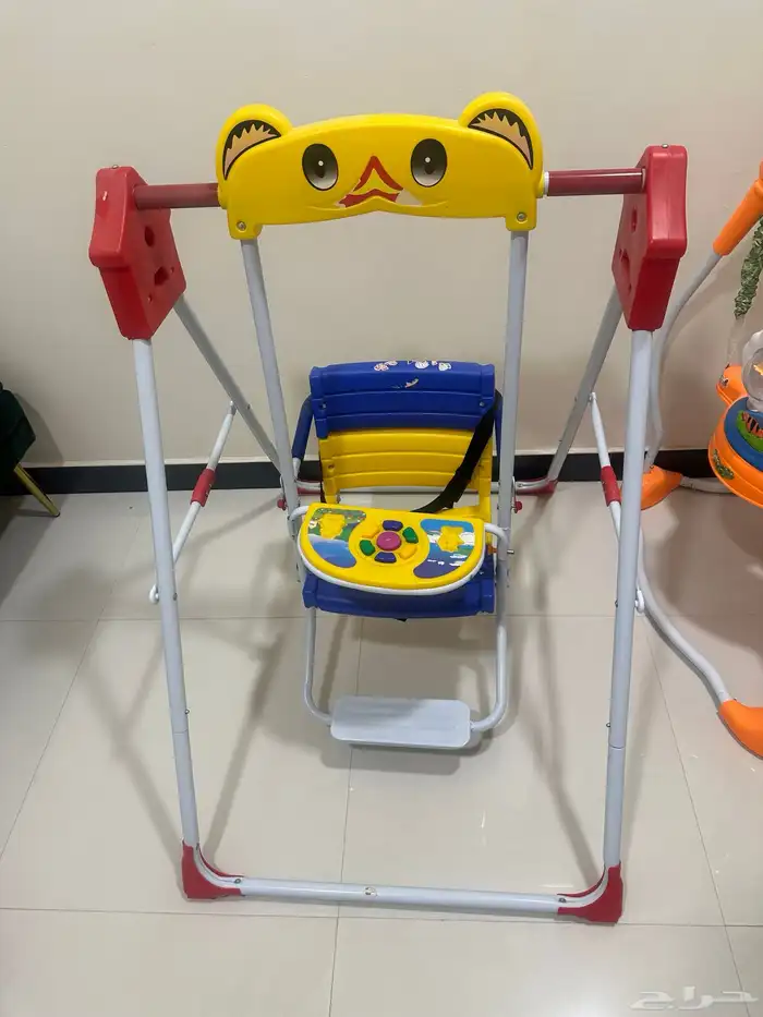 مرجوحة أطفال بحالة ممتازة 0