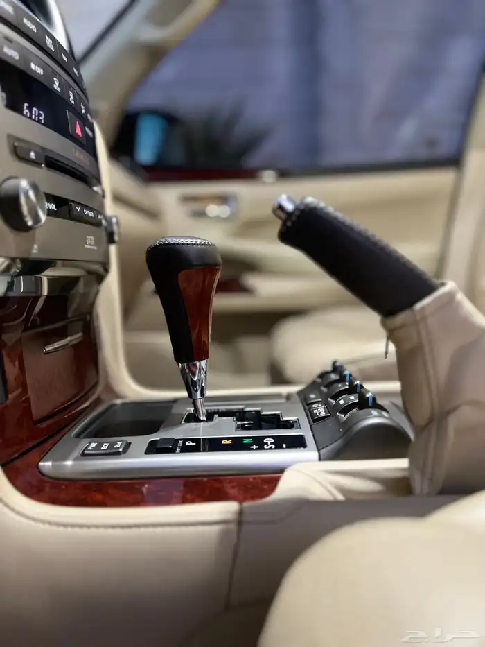 لكزس LX570 فل اوبشن DD بريمي 2013 قمة المظافة بريمي وكالة 26