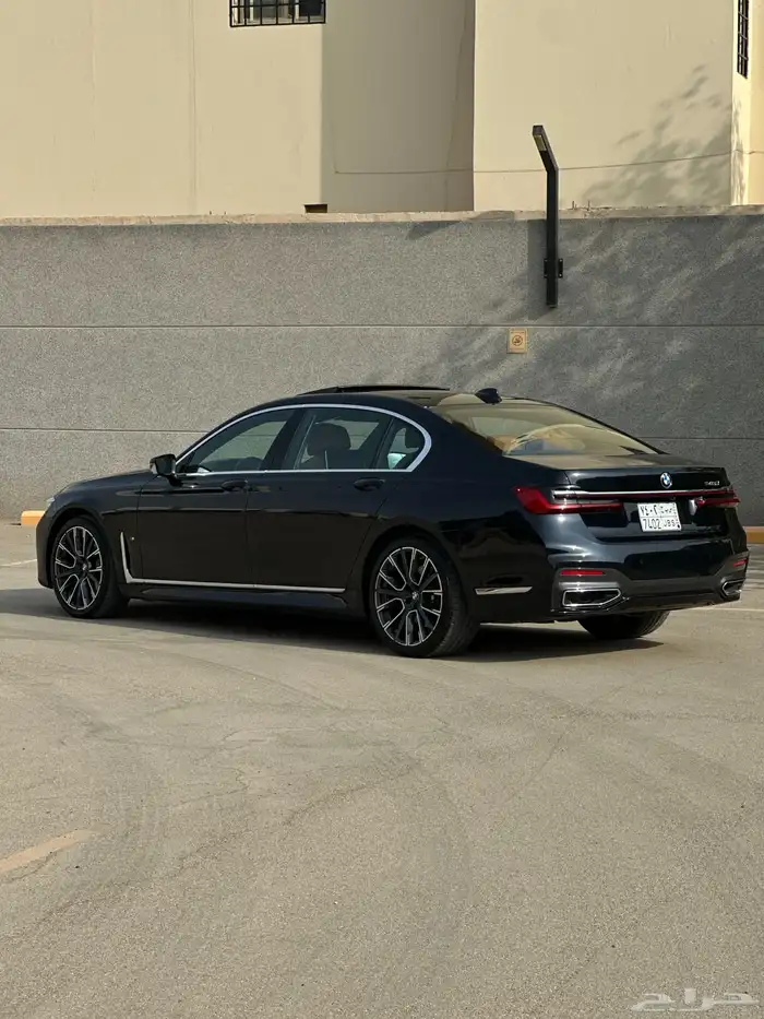 بي ام 740i ام كت 2021 13