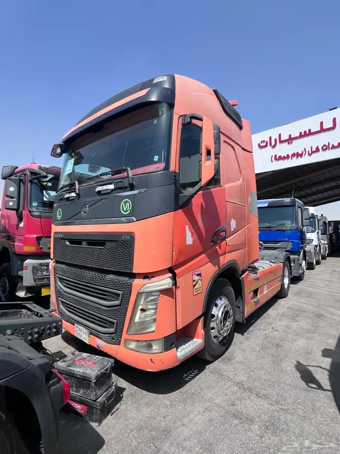 حراج معرض رائد للسيارات كل يوم جمعة 3