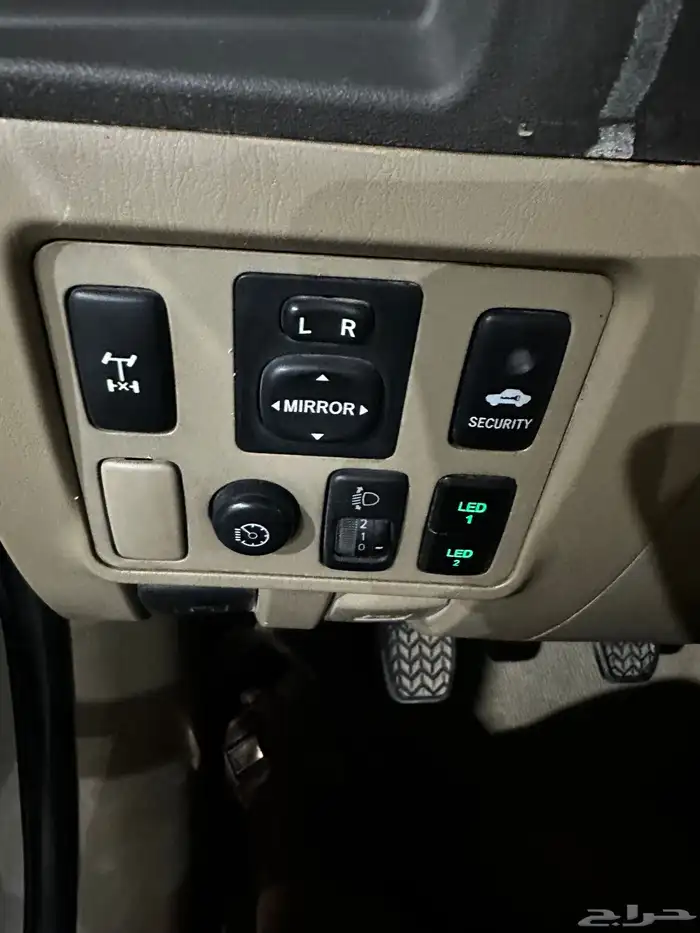 فورتشنر ابيض 2011 ستة سلندر 23