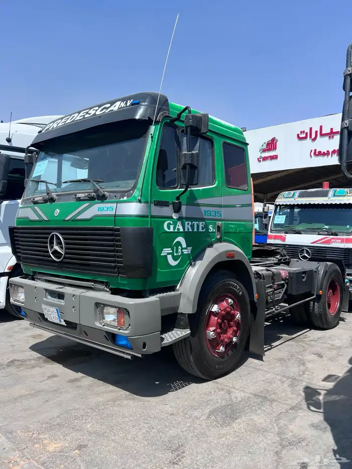 حراج معرض رائد للسيارات كل يوم جمعة 7