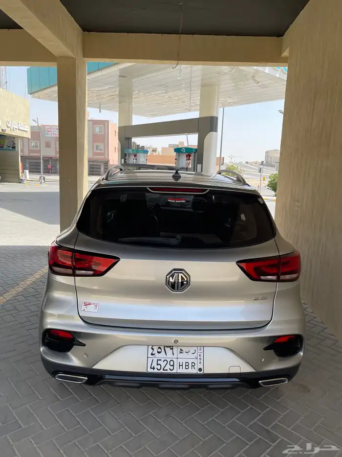 للبيع سيارة ام جي zs 2022 8