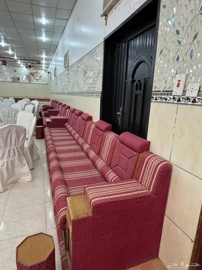 كنب احمر كبير قوي جد ا يتحمل اوزان ثقيله 0