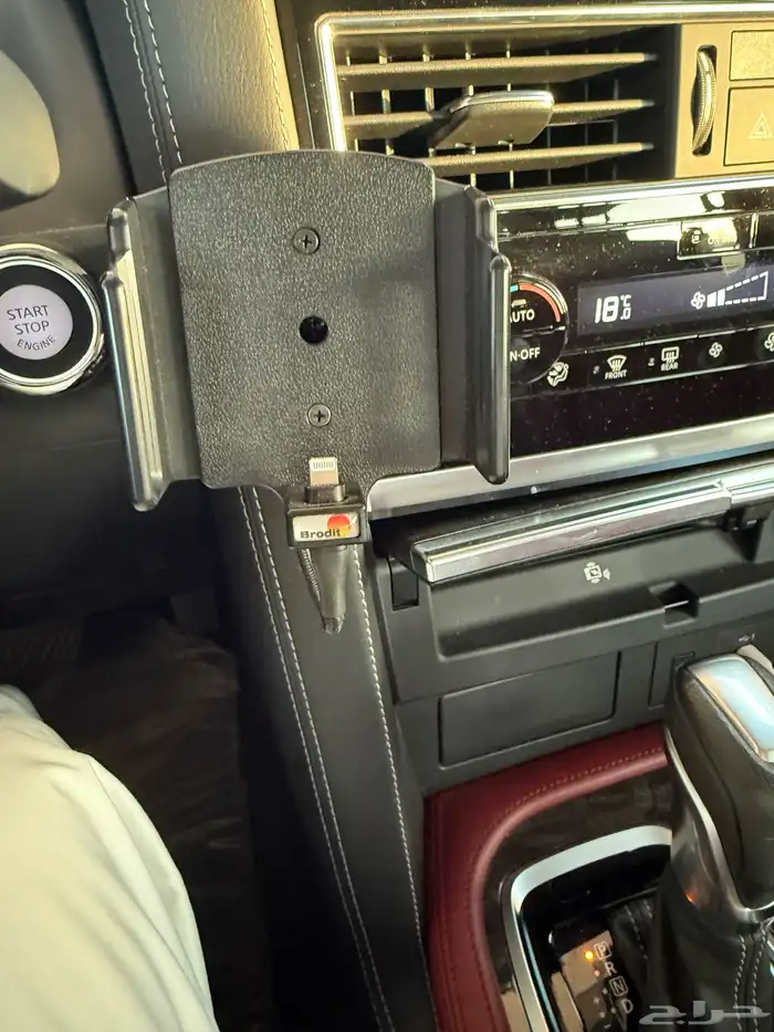 نيسان باترول بلاتينيوم اسود V6 2024 6