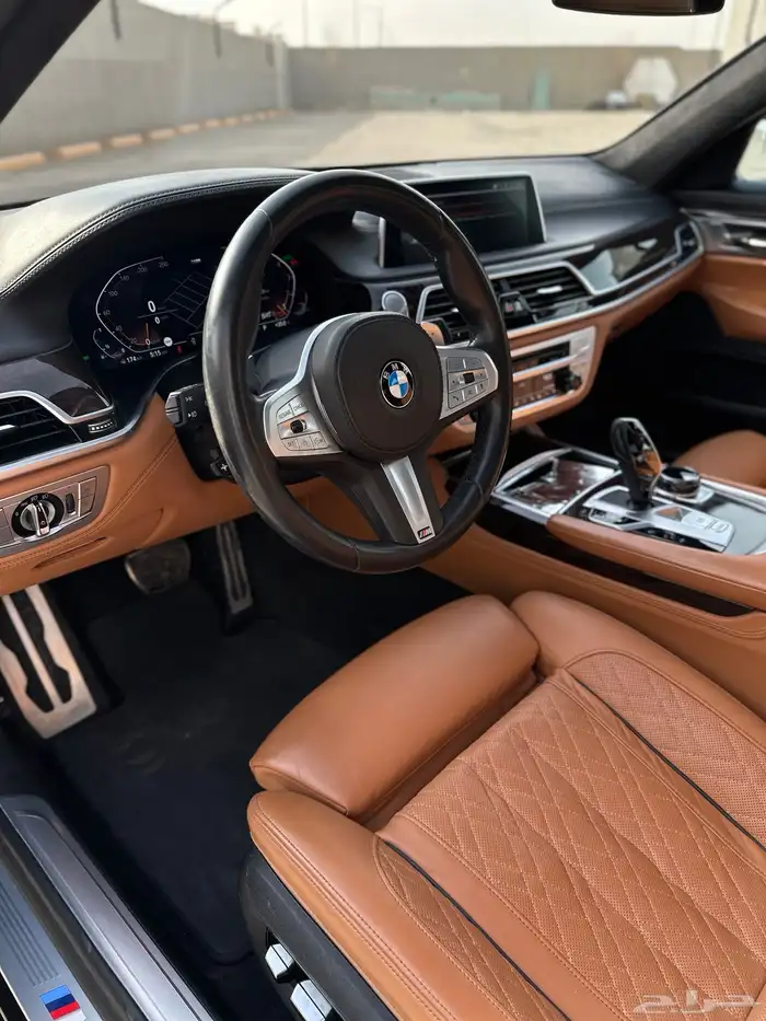 بي ام 740i ام كت 2021 46
